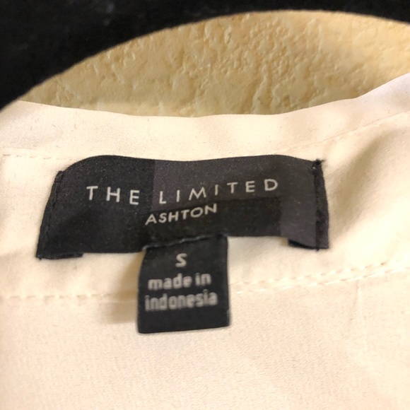 Limited Ashton Blouse - Picture 2 of 2